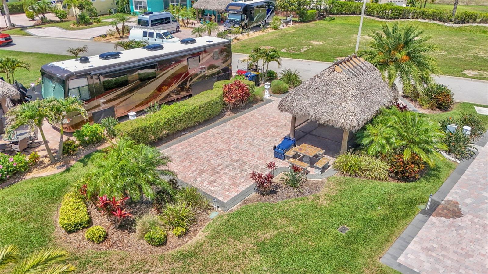 BAY LAKE RESIDENCE - Land