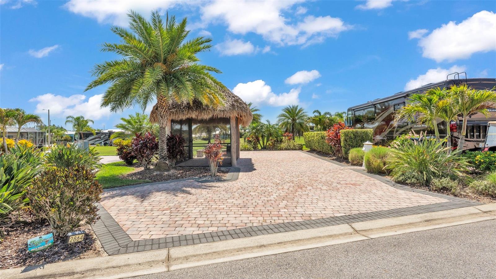 BAY LAKE RESIDENCE - Land