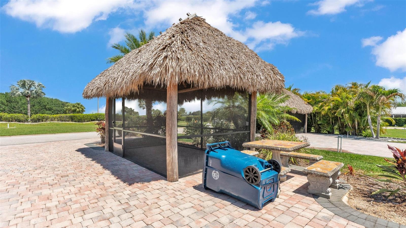 BAY LAKE RESIDENCE - Land