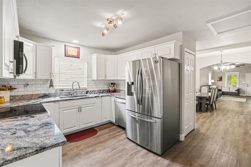 Photo of 604 N Pennsylvania Avenue, Plant City, FL 33563 (MLS # O6399899)