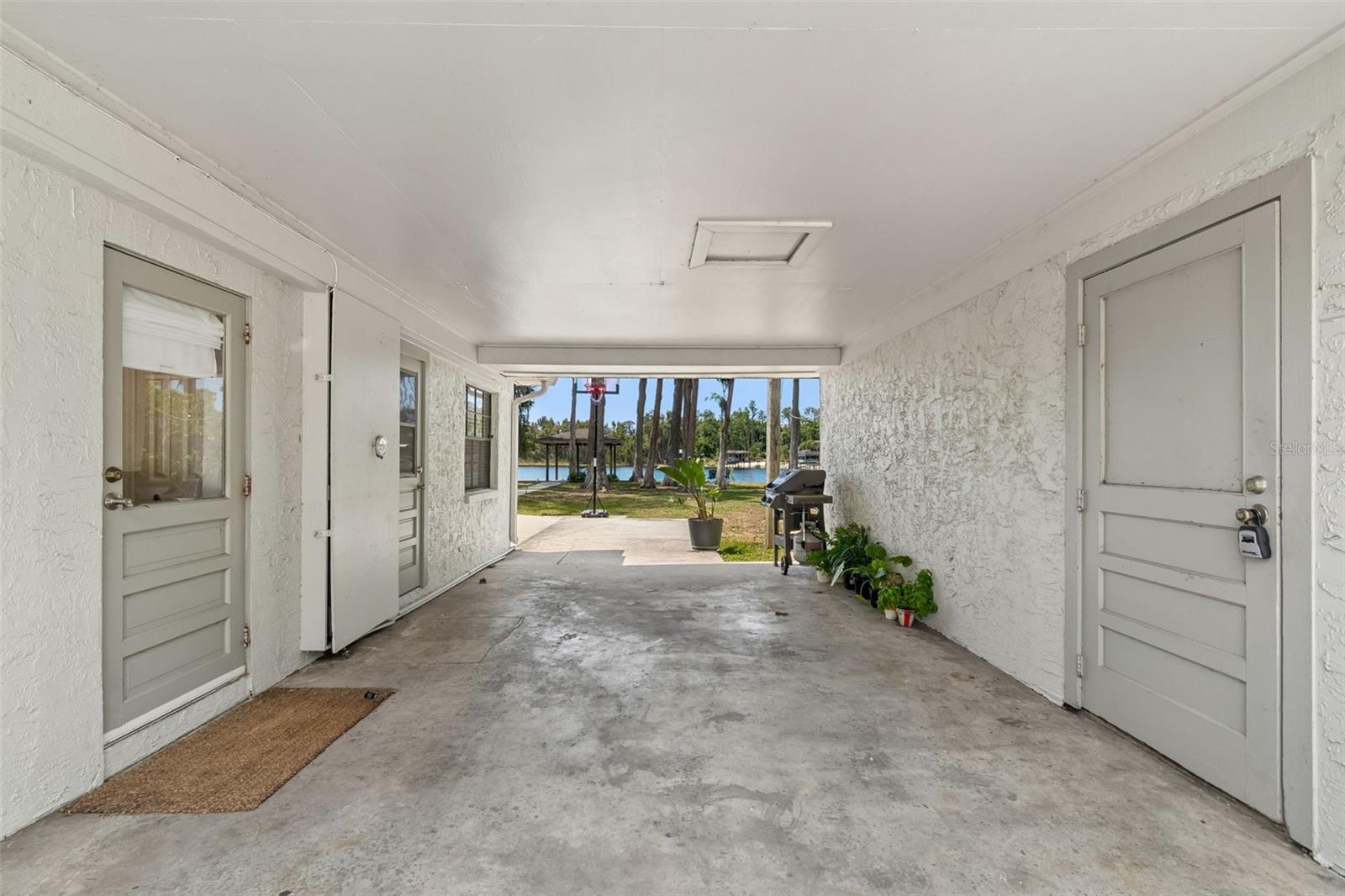 RAINBOW TERRACE - Residential