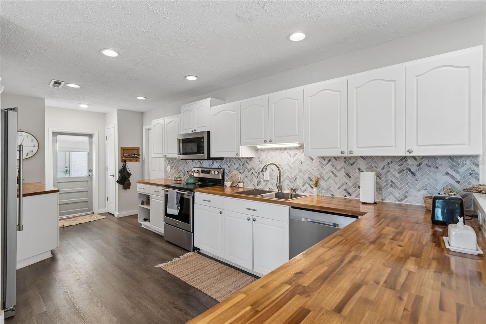 RAINBOW TERRACE - Residential