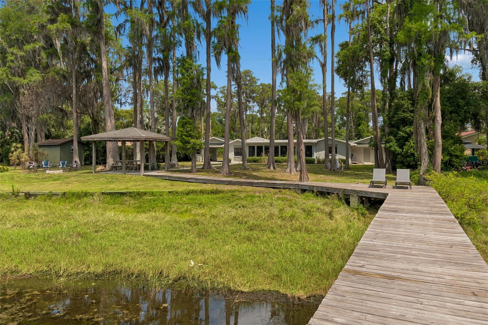 RAINBOW TERRACE - Residential