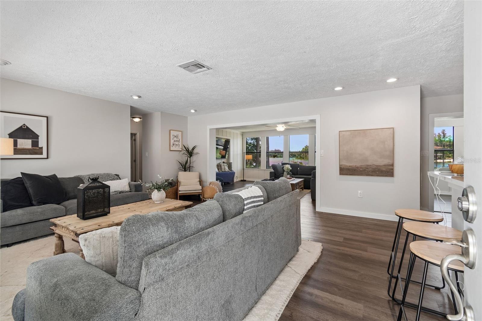 RAINBOW TERRACE - Residential