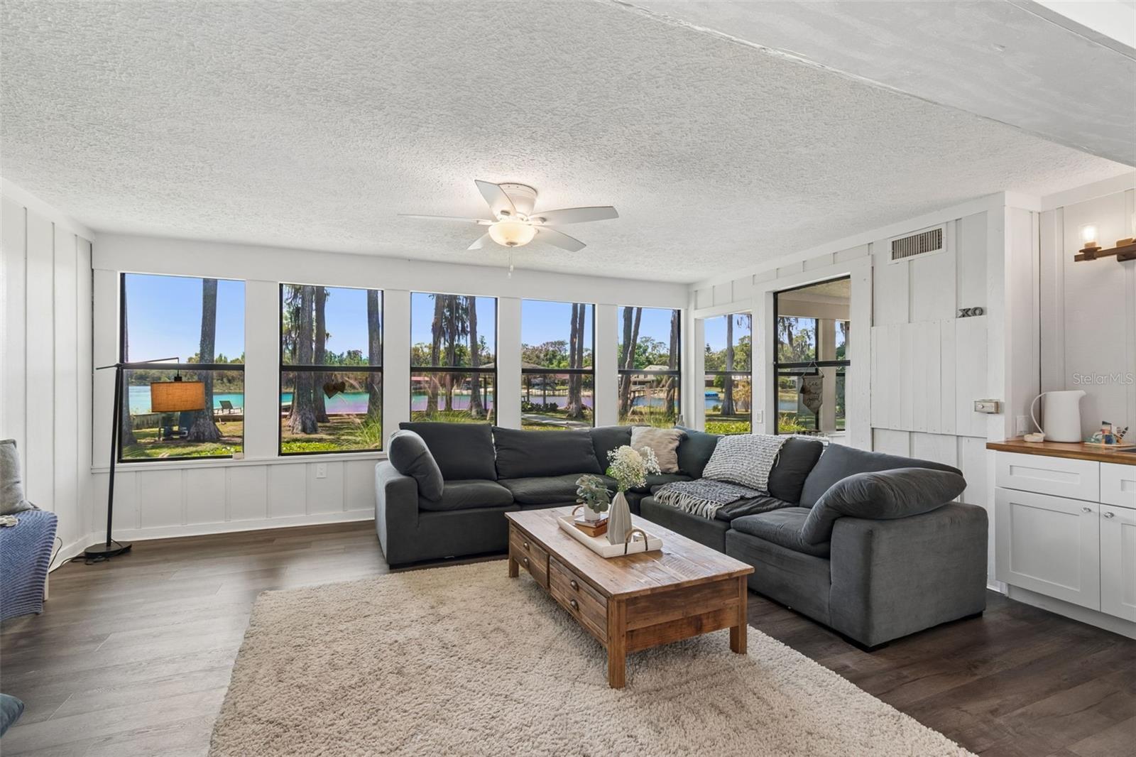 RAINBOW TERRACE - Residential