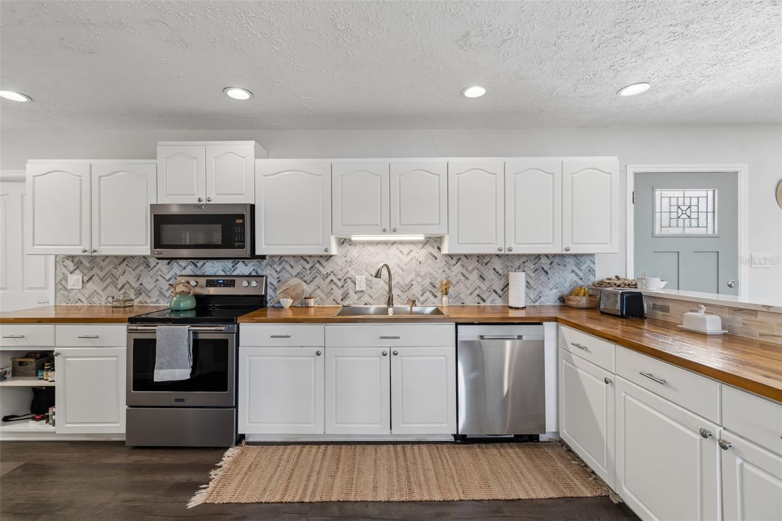 RAINBOW TERRACE - Residential