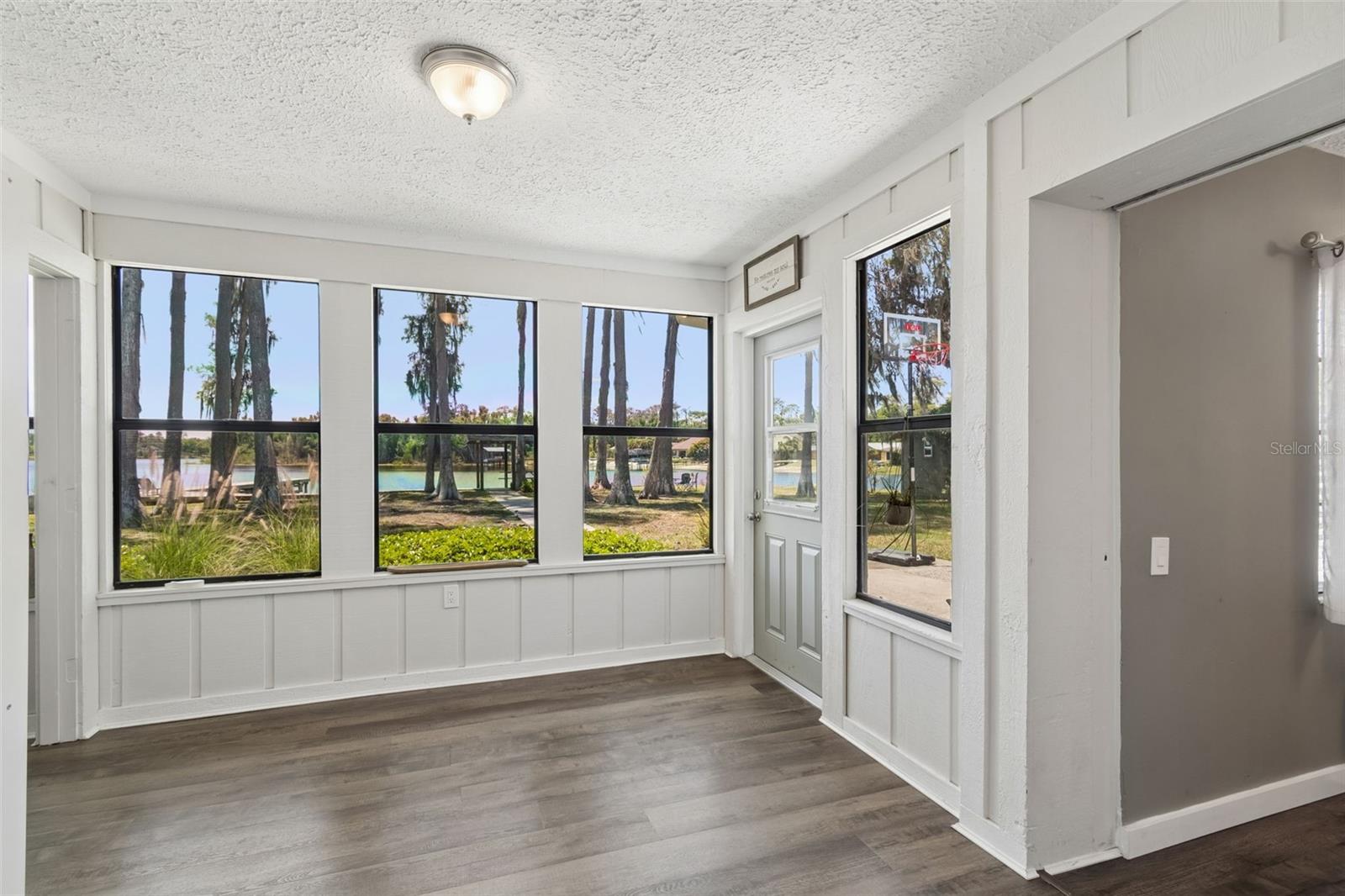 RAINBOW TERRACE - Residential