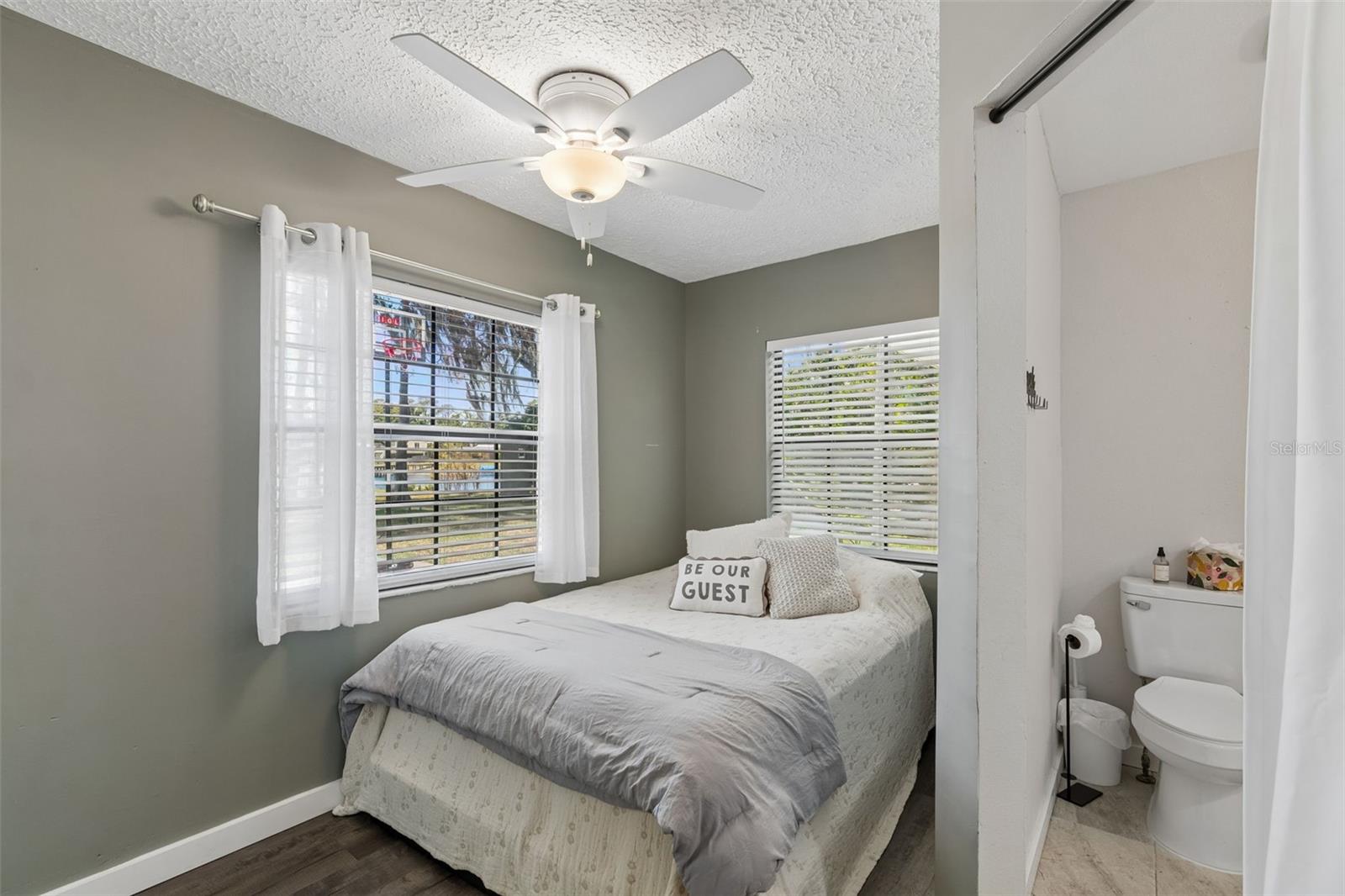 RAINBOW TERRACE - Residential