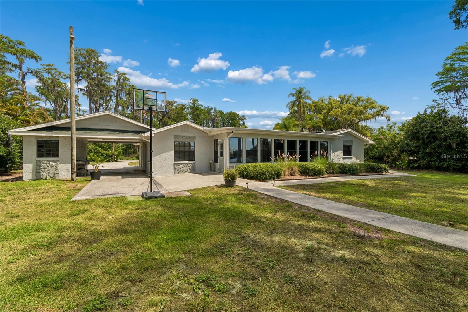 RAINBOW TERRACE - Residential