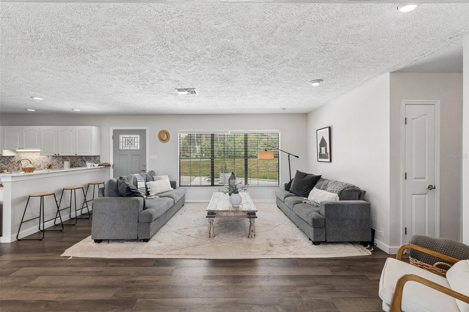 RAINBOW TERRACE - Residential