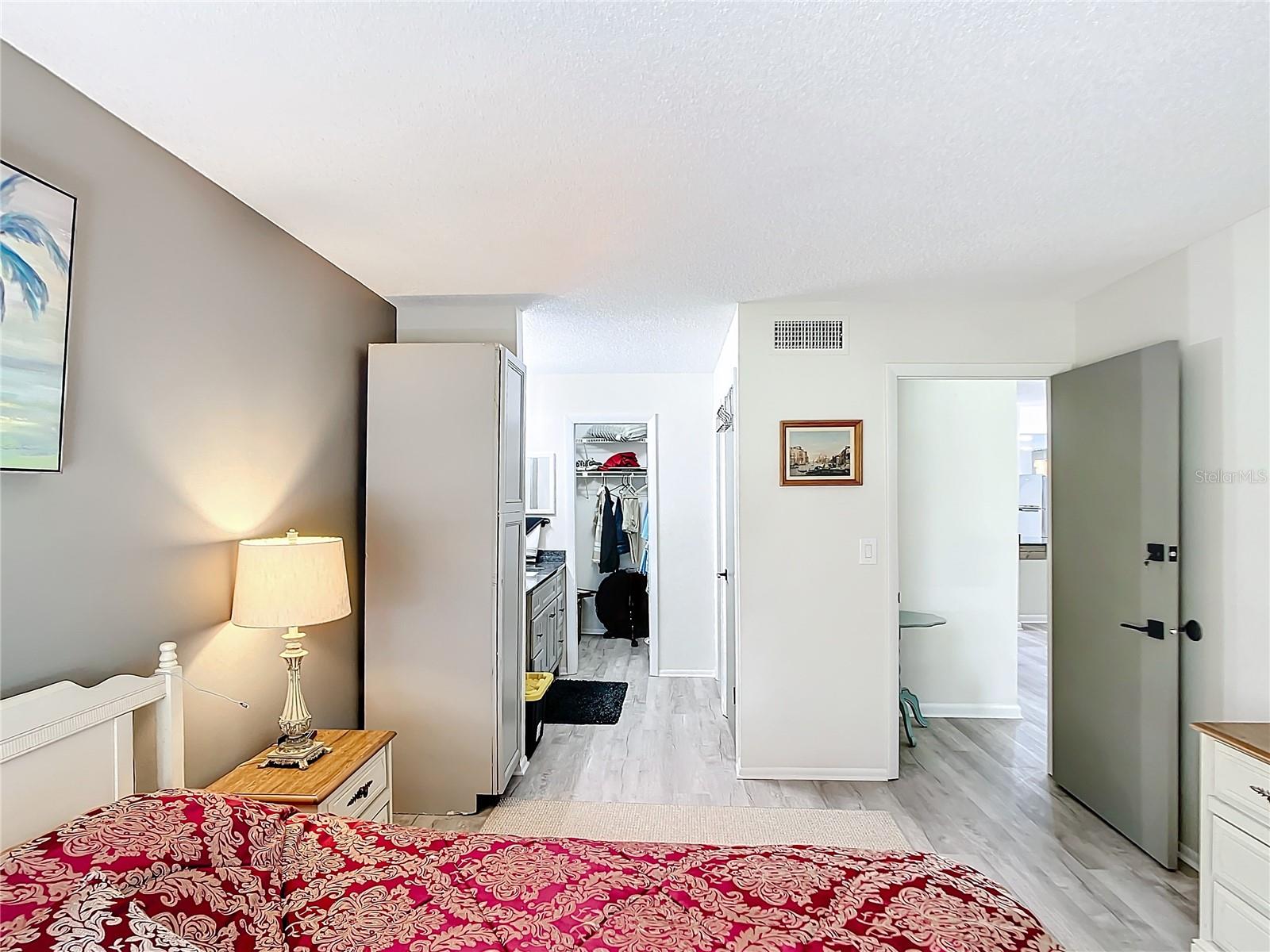 LAKEVIEW OF LARGO - Residential