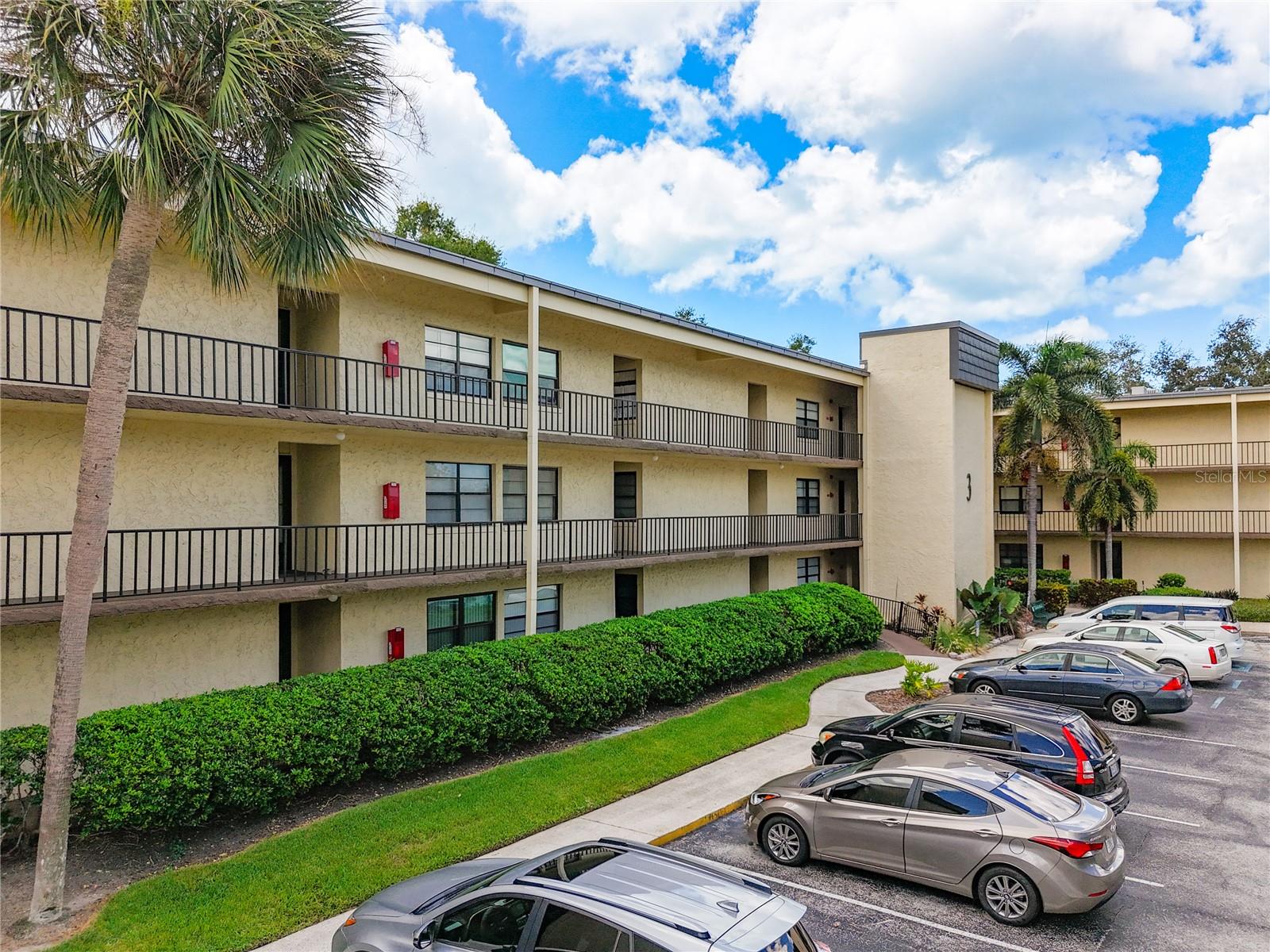 LAKEVIEW OF LARGO - Residential