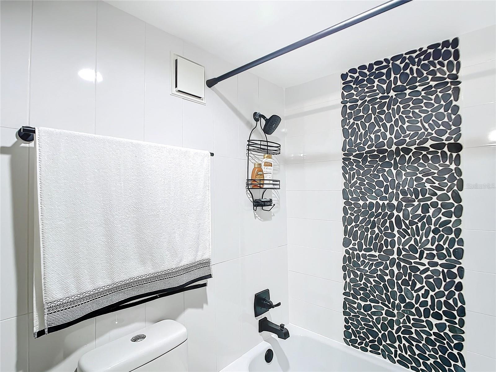 LAKEVIEW OF LARGO - Residential