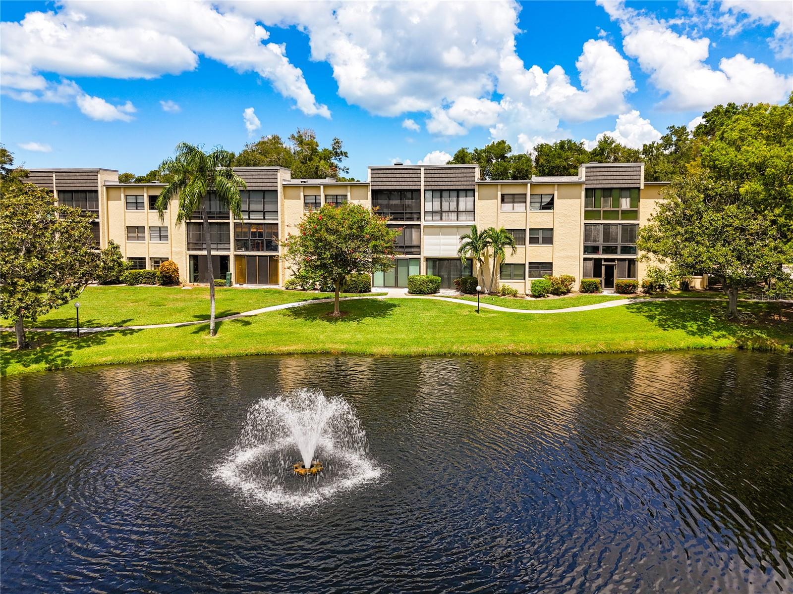 LAKEVIEW OF LARGO - Residential