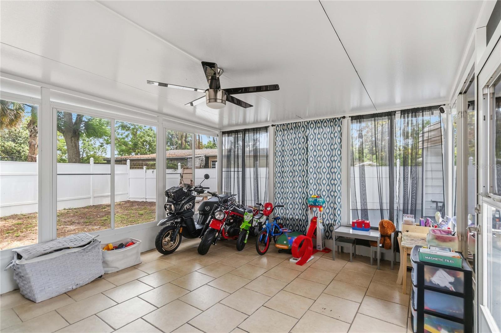 WEKIWA MANOR SEC 01 - Residential