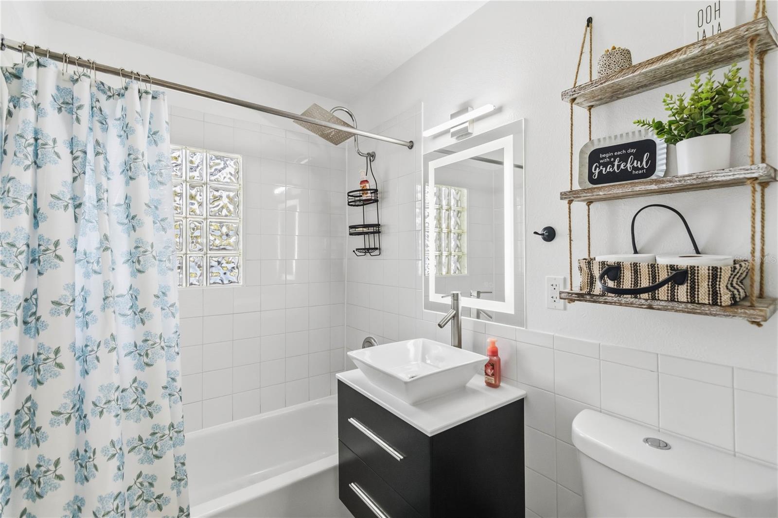 WEKIWA MANOR SEC 01 - Residential