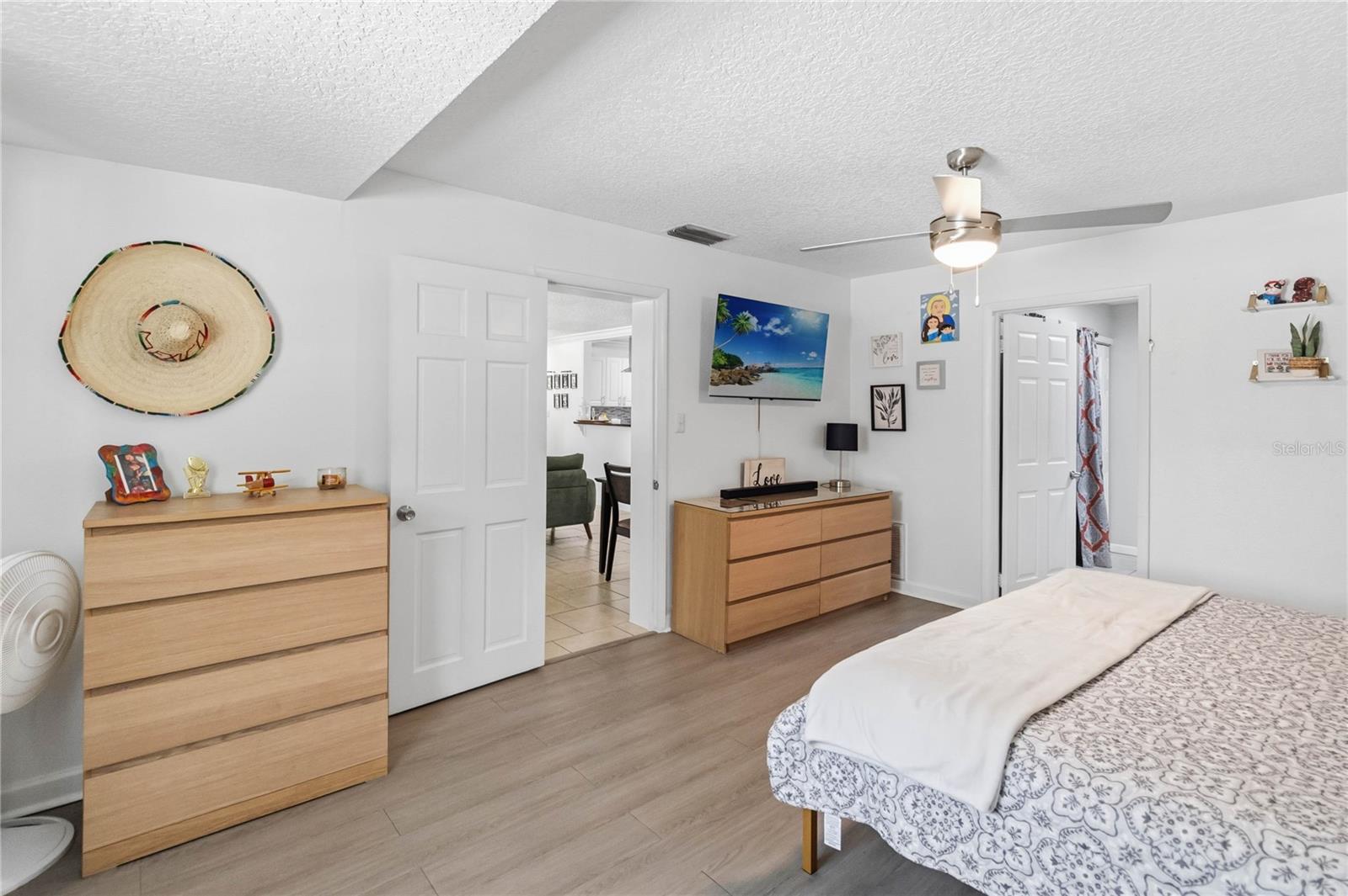 WEKIWA MANOR SEC 01 - Residential