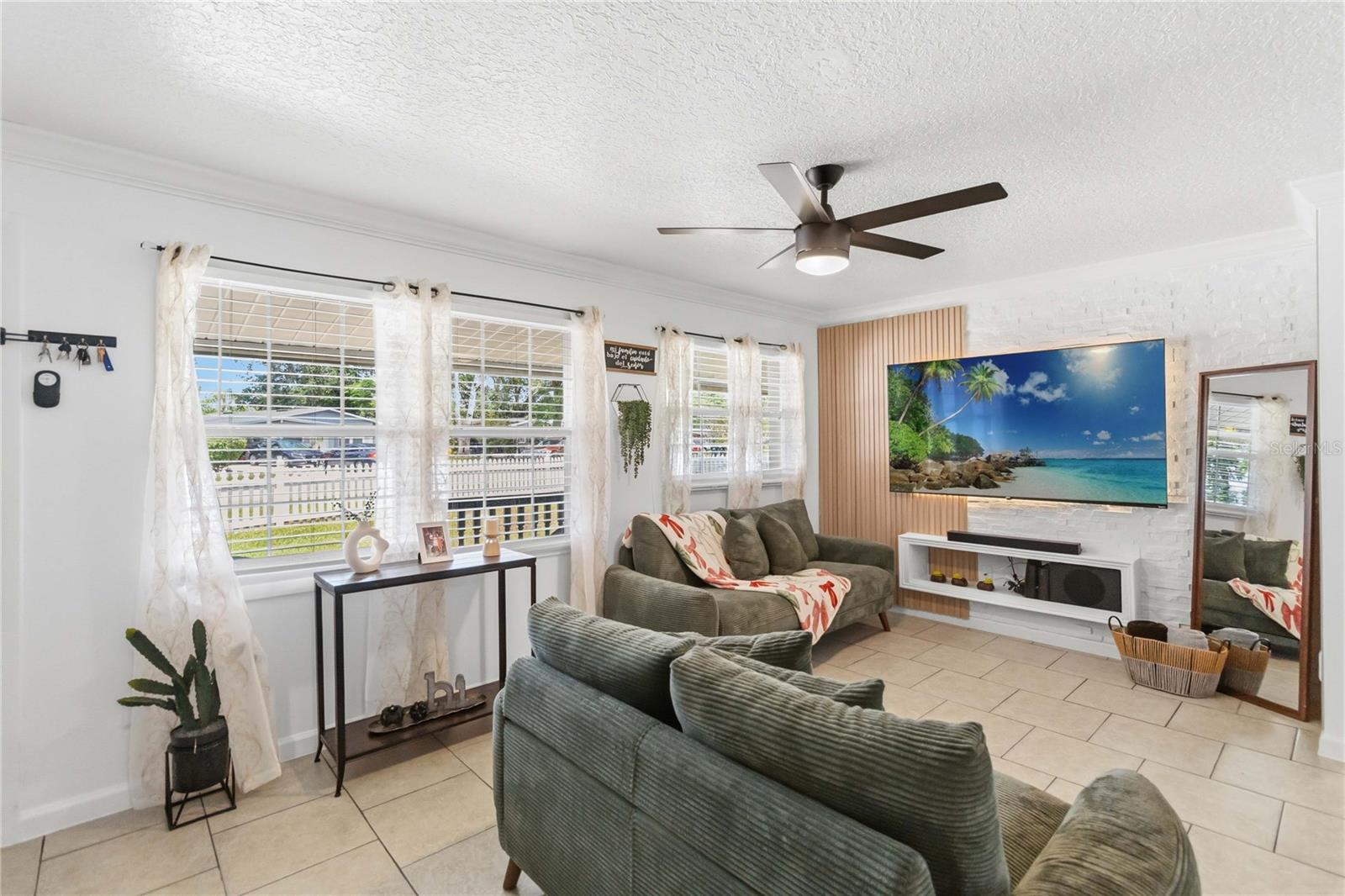 WEKIWA MANOR SEC 01 - Residential