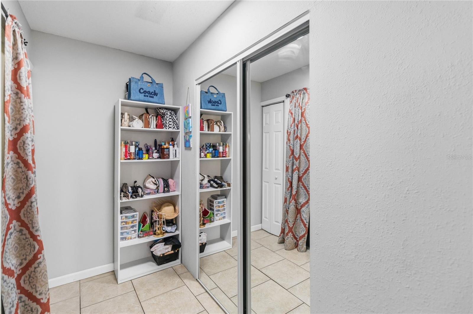 WEKIWA MANOR SEC 01 - Residential