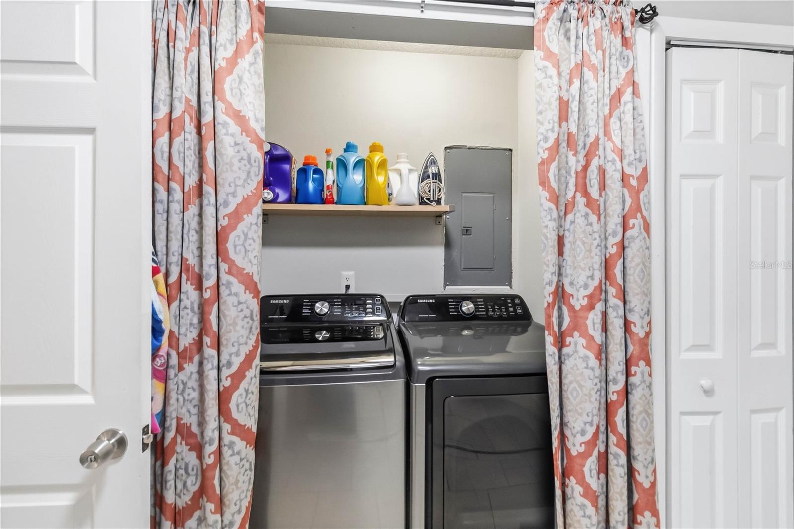 WEKIWA MANOR SEC 01 - Residential