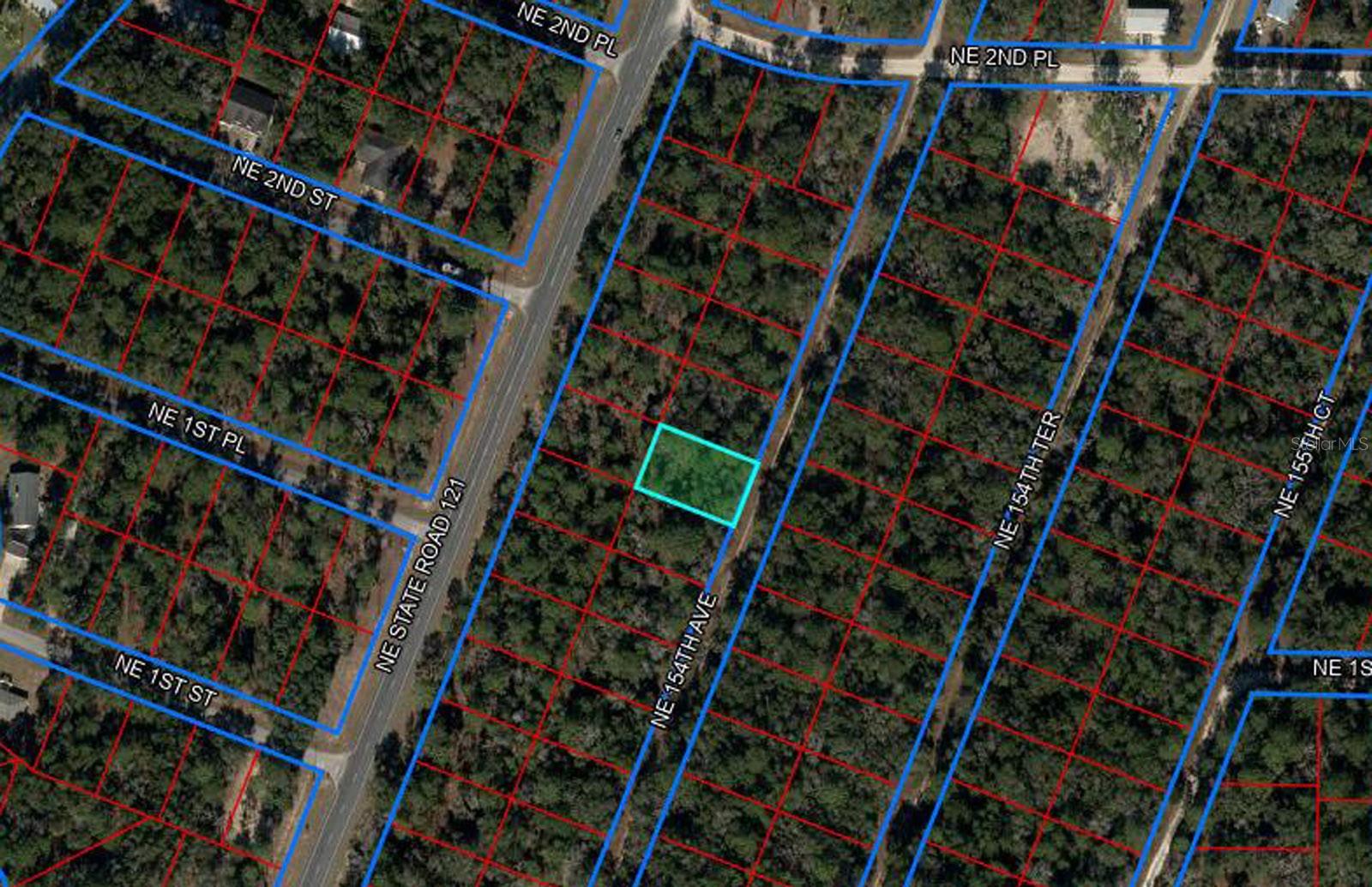 WILLISTON HIGHLANDS GOLF & COUNTRY CLUB ESTATES BUILDING LOT. Just 10 minutes to Williston and 25 minutes to Gainesville. Lot measures about 80' wide on the road and 125' deep. No HOA and no time limits to build. Zoned Agricultural/Rural Residential (A/RR) allowing for your site-built or manufactured/mobile home. This lot is a great investment for a family or builder, with a lot right across the road also available for sell. Same owner has several similar size parcels in this neighborhood.