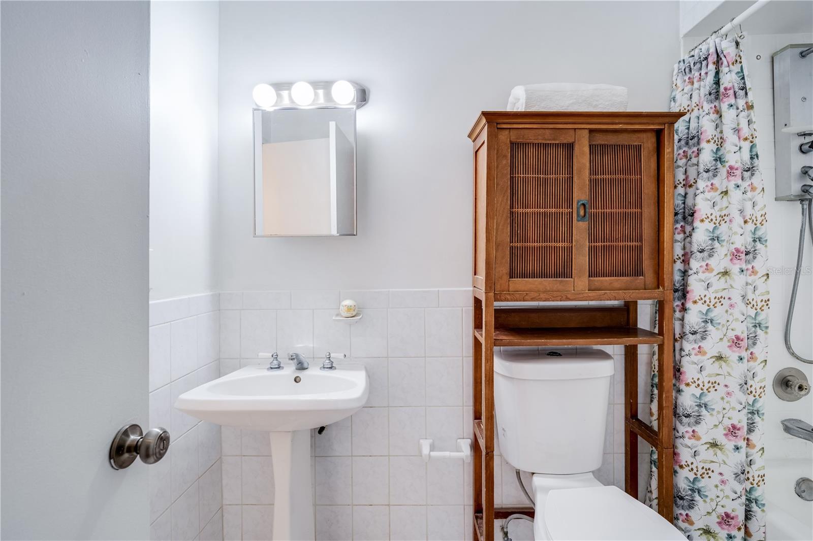 GREENGLADES CONDO 1 - Residential