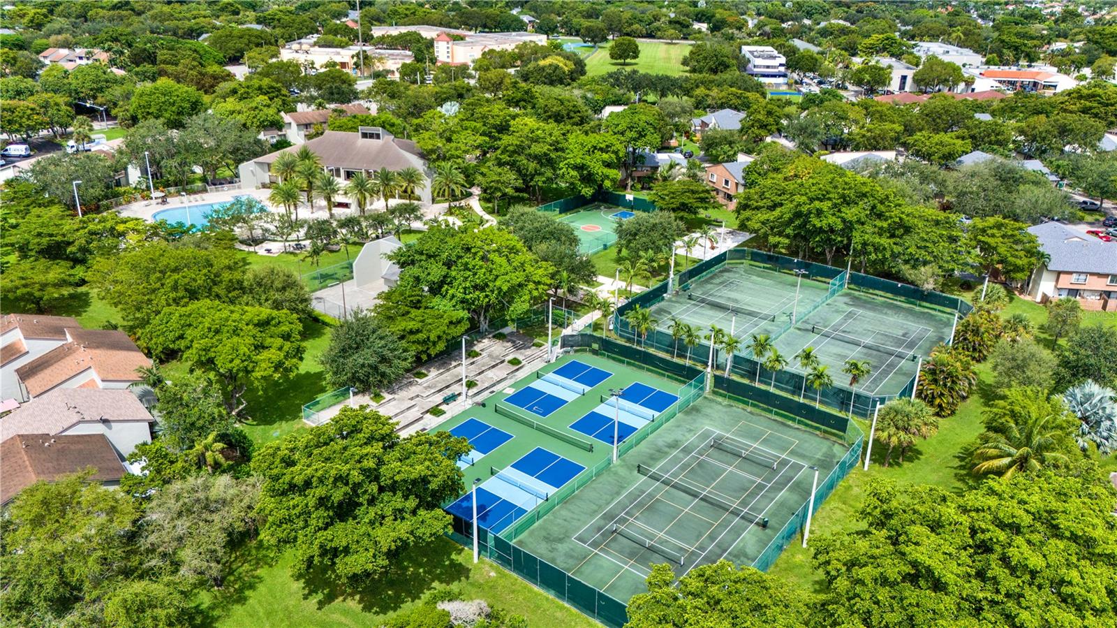 GREENGLADES CONDO 1 - Residential