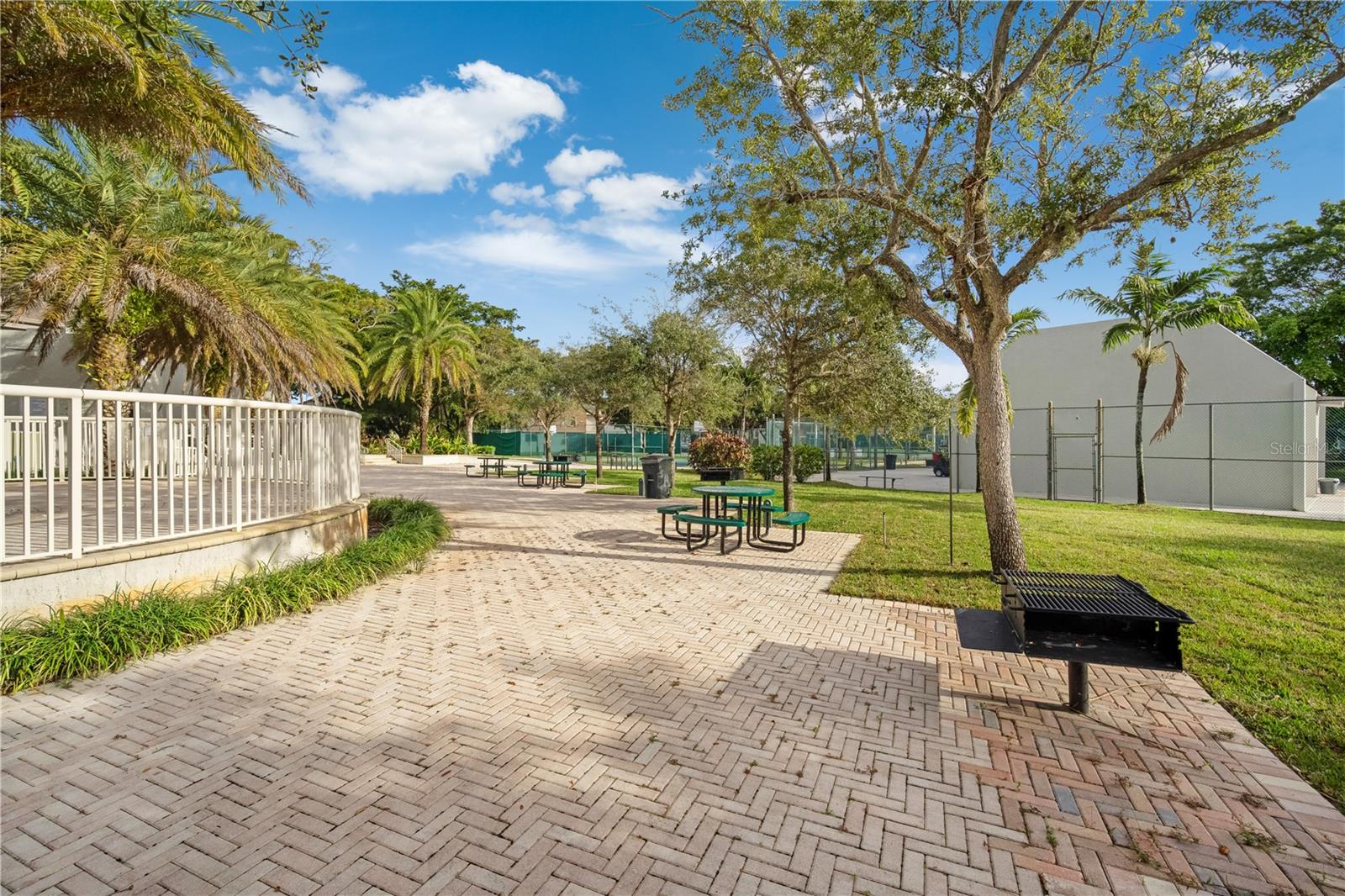 GREENGLADES CONDO 1 - Residential