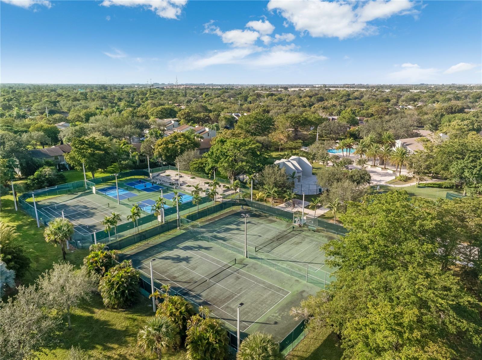 GREENGLADES CONDO 1 - Residential