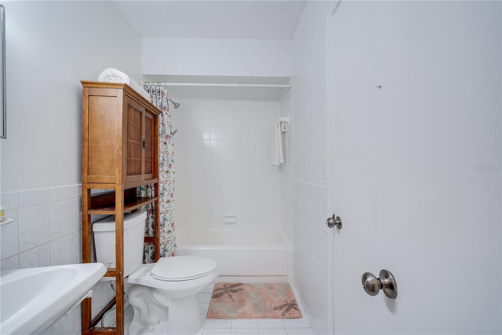 GREENGLADES CONDO 1 - Residential