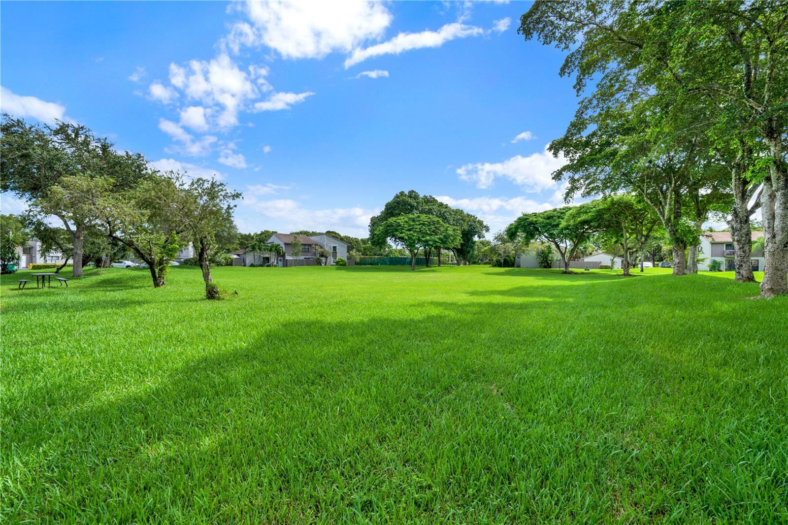 GREENGLADES CONDO 1 - Residential