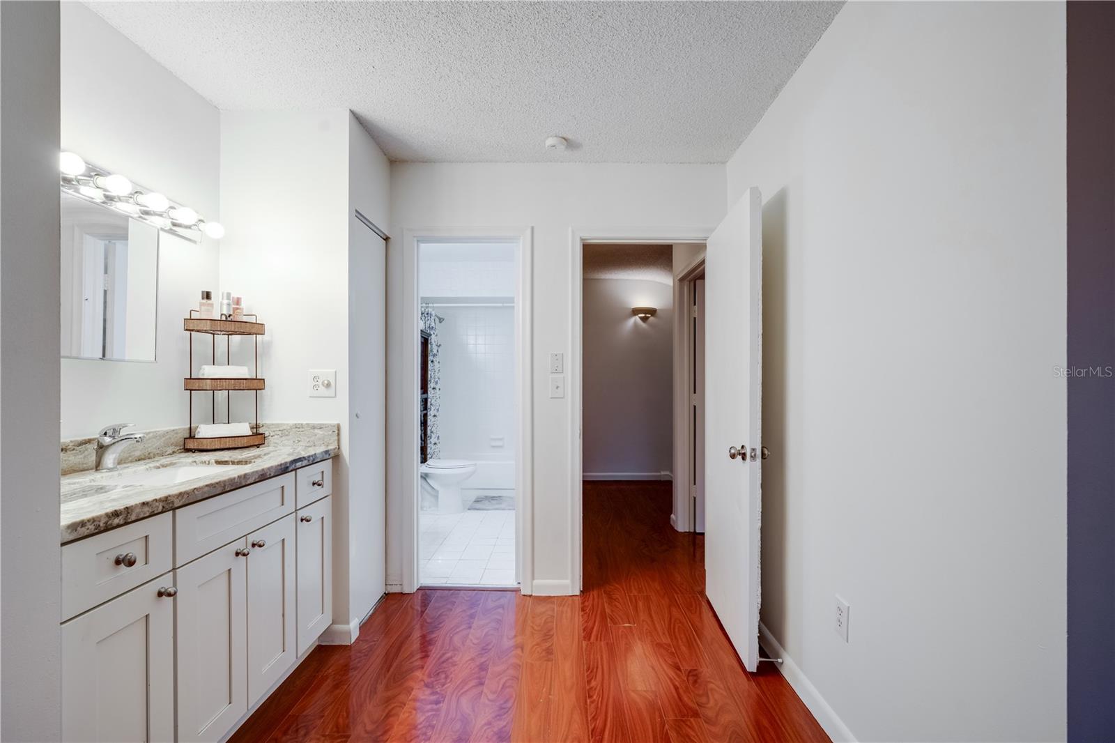 GREENGLADES CONDO 1 - Residential