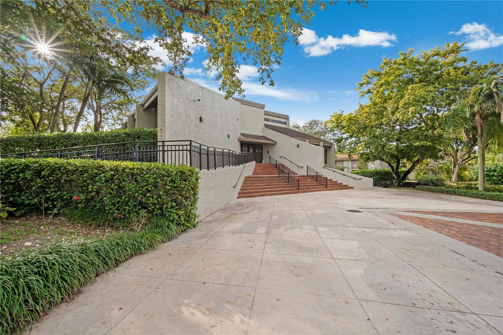 GREENGLADES CONDO 1 - Residential