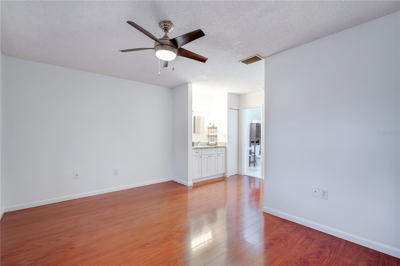 GREENGLADES CONDO 1 - Residential