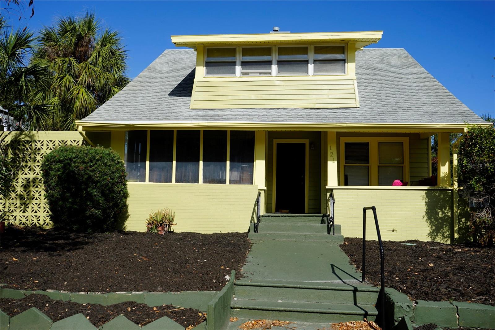 121 7TH AVENUE N