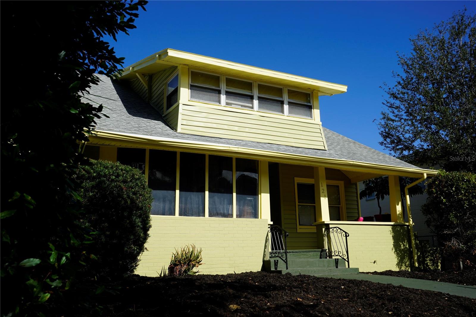 121 7TH AVENUE N