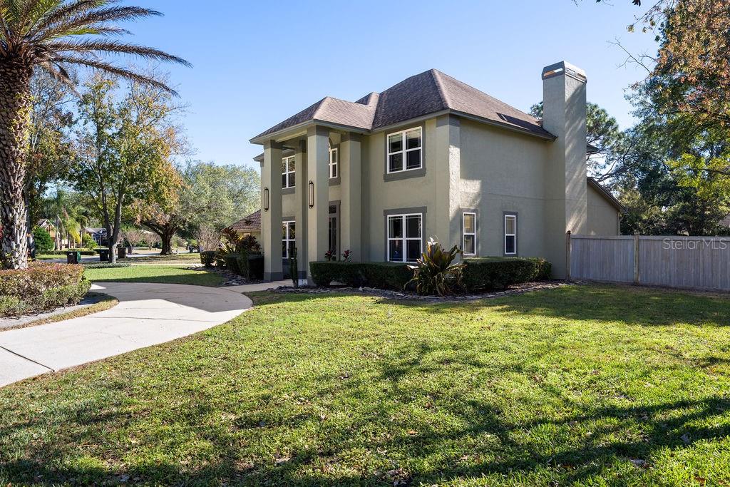 1735 MAPLE LEAF DRIVE