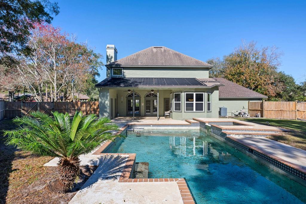 1735 MAPLE LEAF DRIVE