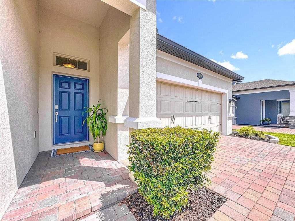Photo of 270 Red Poppy Court, Longwood, FL 32750 (MLS # O6340388)