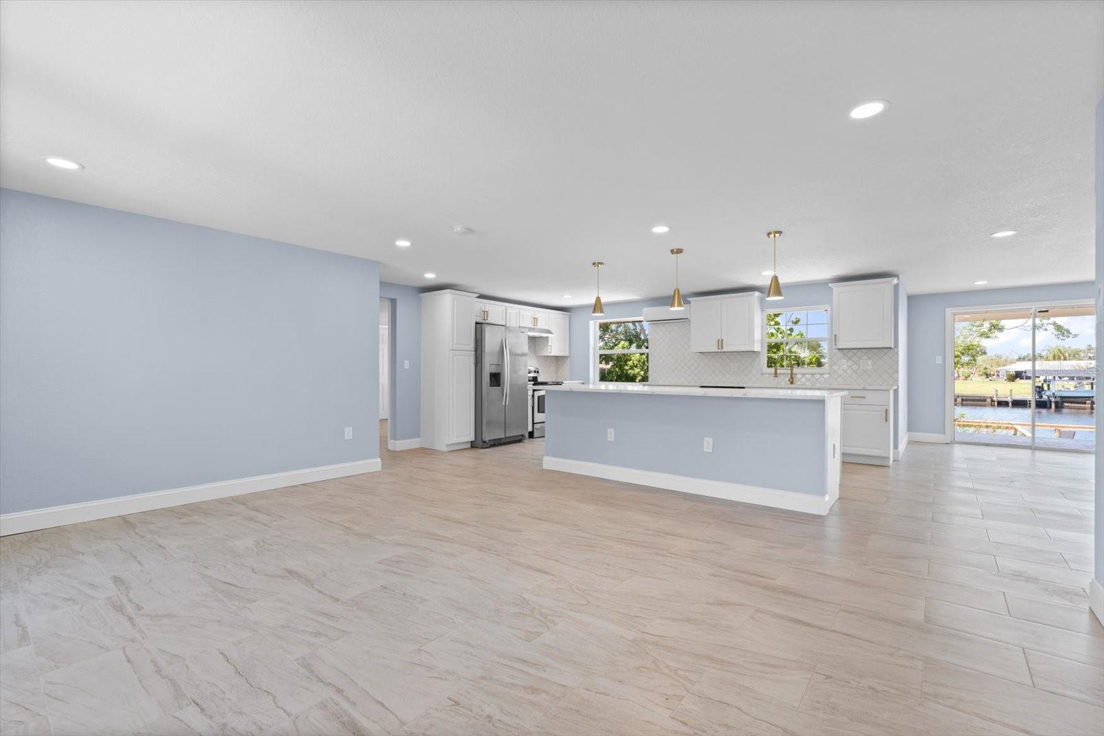 6912 KENWOOD DRIVE
