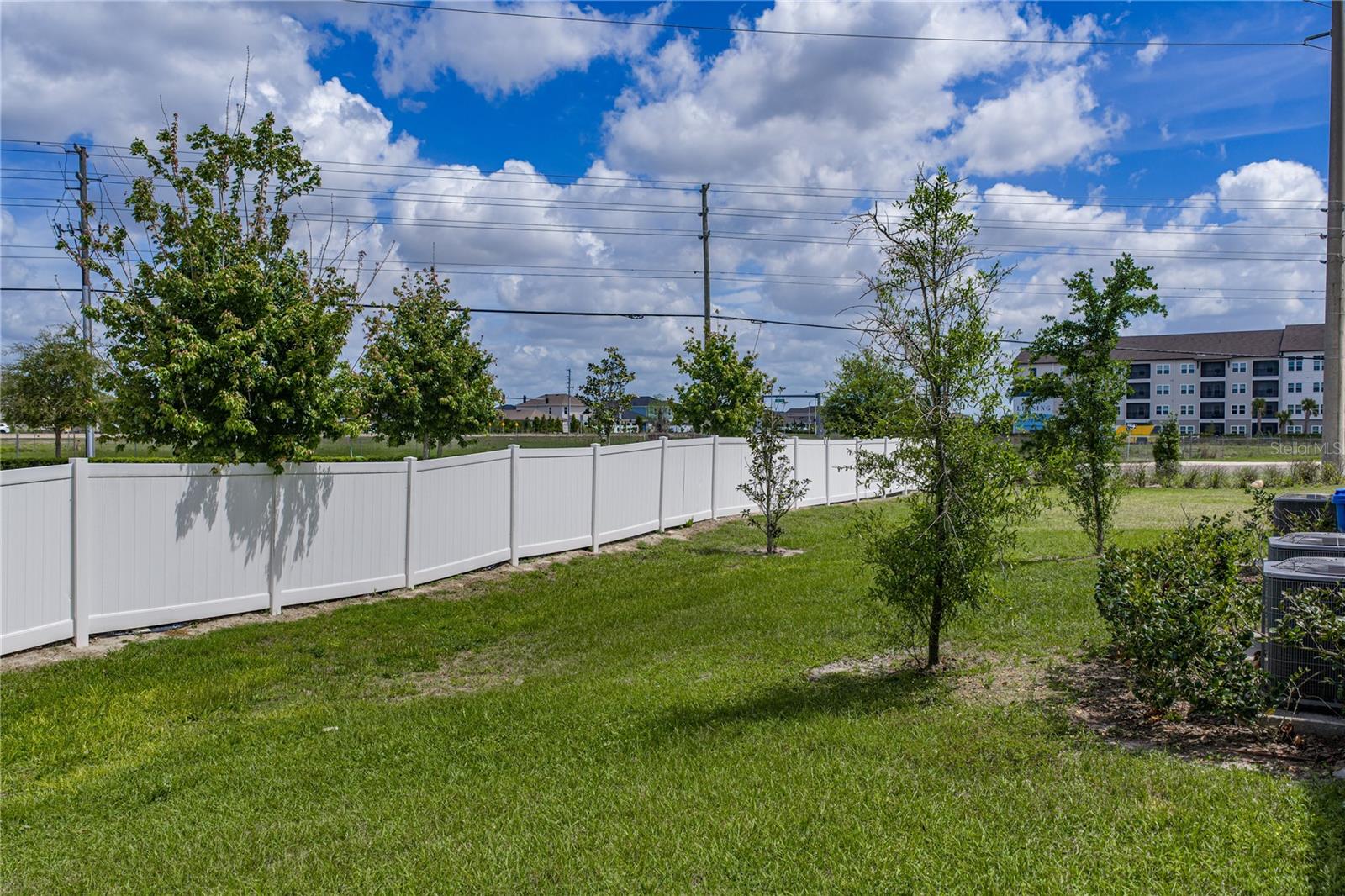 TOWNES AT VERIDIAN - Residential