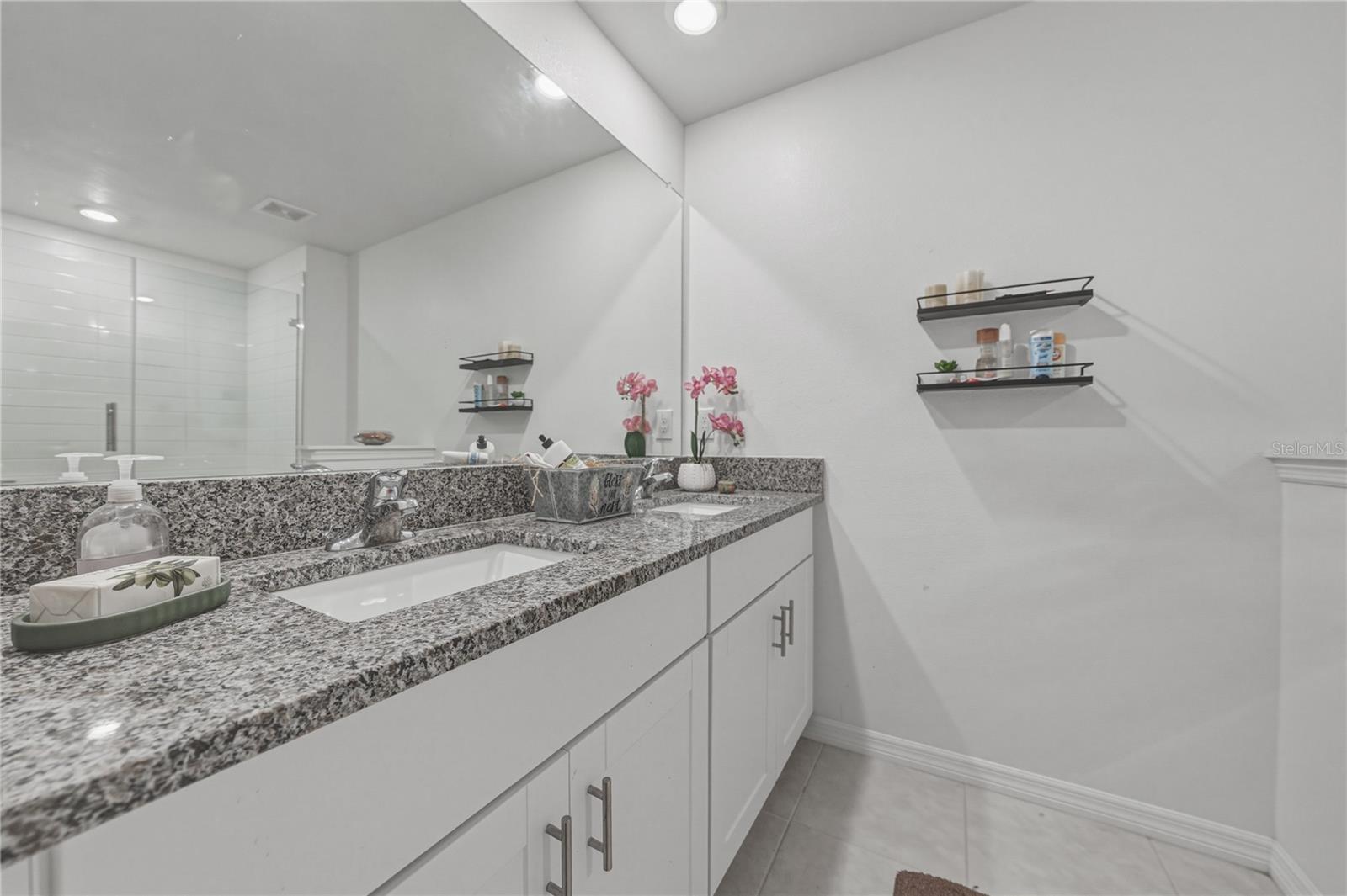 TOWNES AT VERIDIAN - Residential