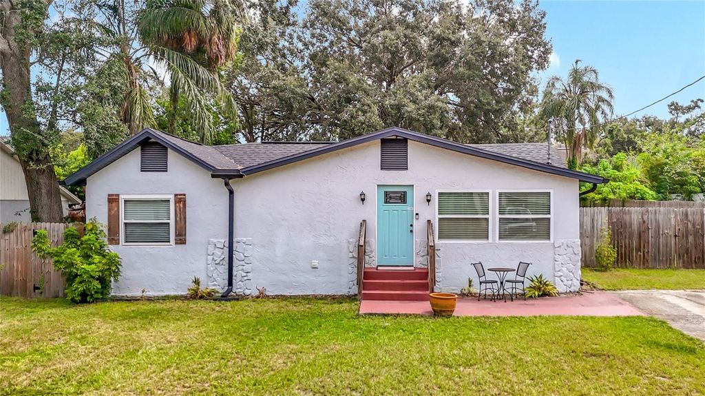 Photo of 8715 N Dexter Avenue, Tampa, FL 33604 (MLS # TB8430212)