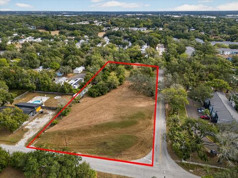 4501 CLEWIS AVENUE TAMPA FL 33610