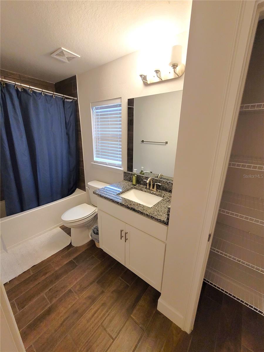 LAKE JULIANA ESTATES - Residential Lease