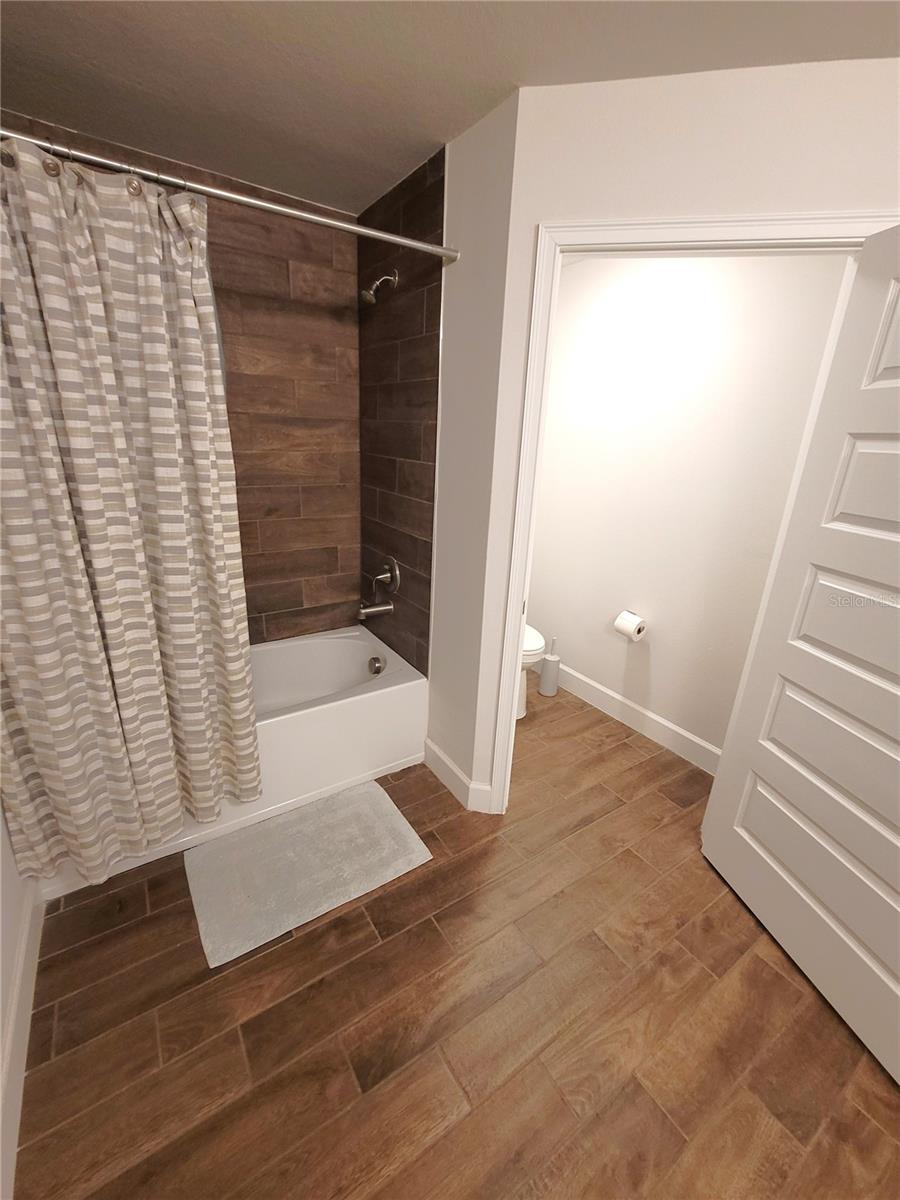 LAKE JULIANA ESTATES - Residential Lease