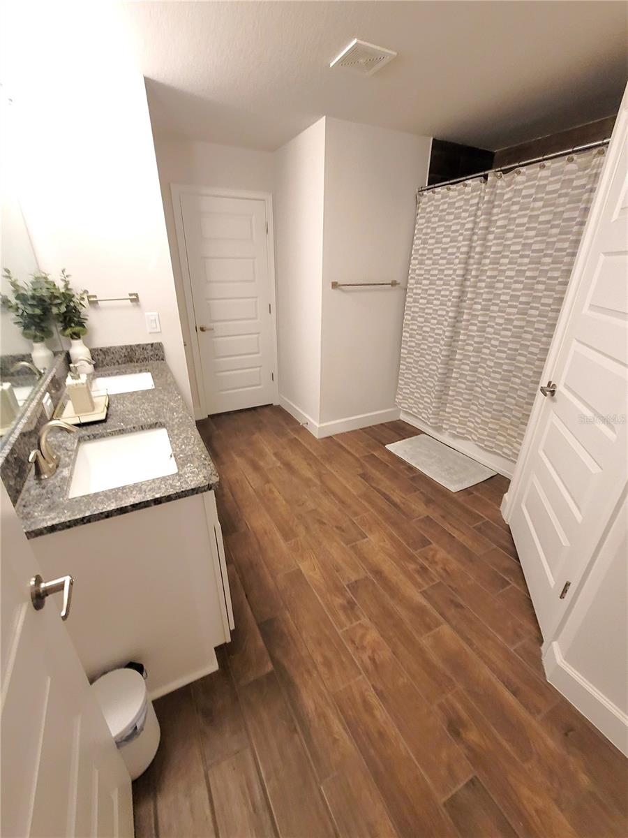 LAKE JULIANA ESTATES - Residential Lease