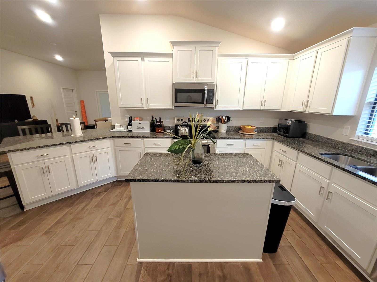 LAKE JULIANA ESTATES - Residential Lease