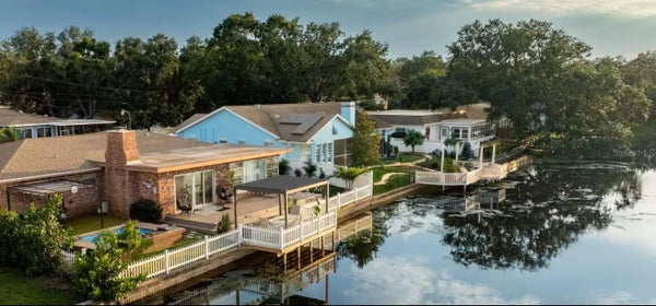10861 CLARA LN, ST PETERSBURG, FL 33708 - Image f7fe9c650153a9d60fe7af6acf33b0e4/680248321