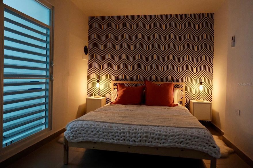 Tastefully furnished 1-bedroom, 2-story Accessory Dwelling Unit (ADU) apartment located in Hato Rey, just minutes from Clínica Las Américas. This well-designed residence features quality furnishings and a functional layout across two levels. Conveniently situated near major roads, services, and amenities, offering comfortable and efficient living in a highly accessible location.